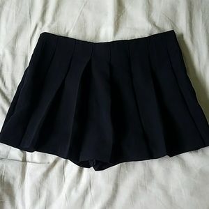 Forever 21 Black Pleated Skort New with Tags